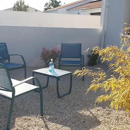 Prázdninový dům La Maison Du Petit Pin *